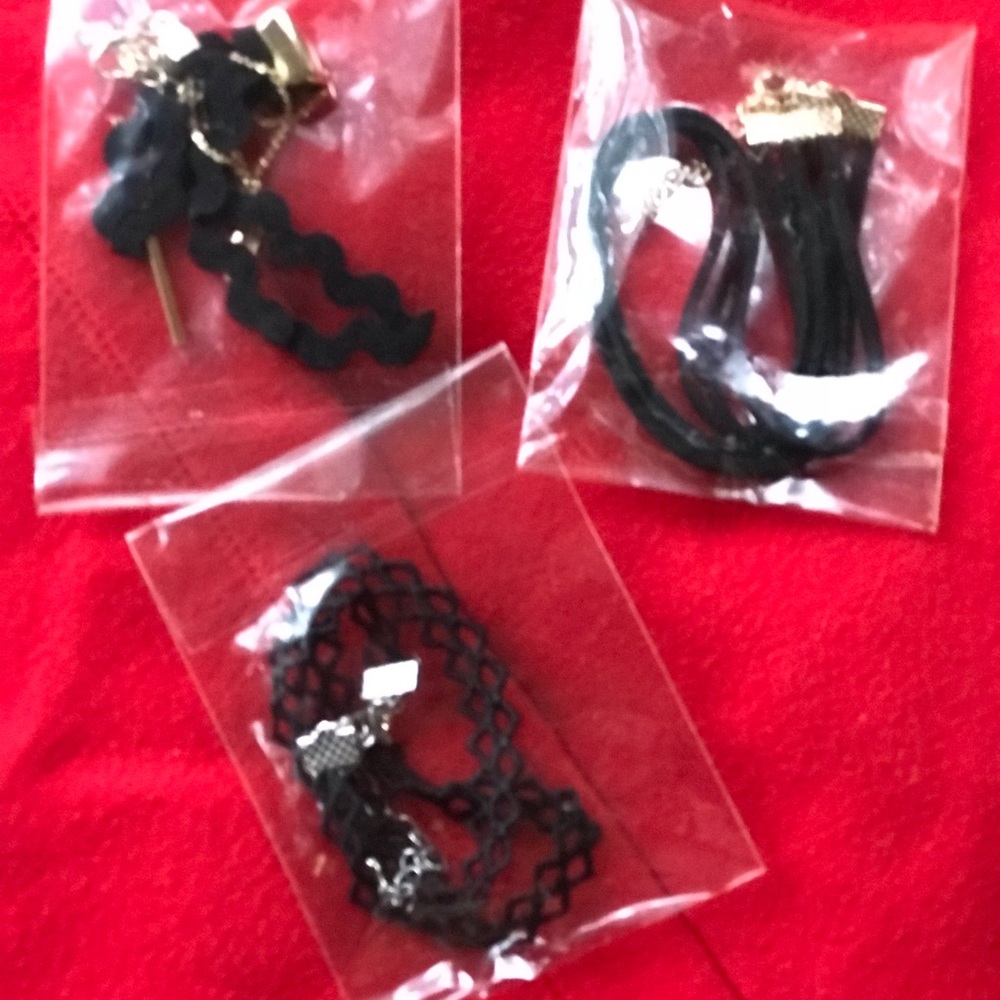 NEW** 3 Neck Choker(s)